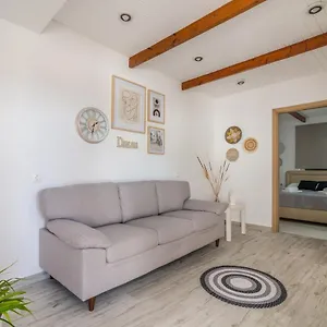 The House 4 Appartement